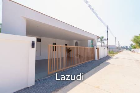 New Modern Pool Courtyard Villa in Wang Phong Pran Buri