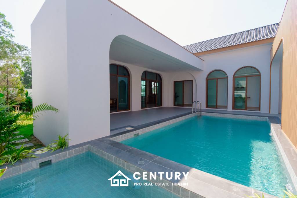 New Modern Pool Courtyard Villa in Wang Phong Pran Buri
