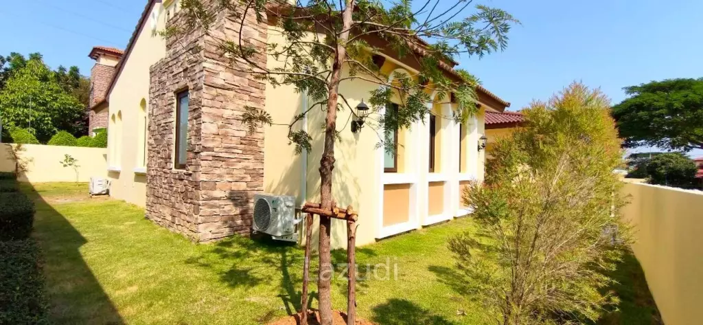 3 Bedroom 4 Bathroom 250 SQ.M. Nusa Chivani