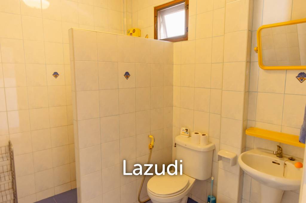 CHARMING ONE-STORY HOUSE IN A QUIET NEIGHBORHOOD