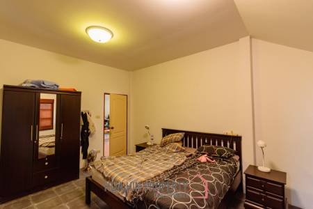 CHARMING ONE-STORY HOUSE IN A QUIET NEIGHBORHOOD