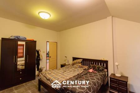 CHARMING ONE-STORY HOUSE IN A QUIET NEIGHBORHOOD