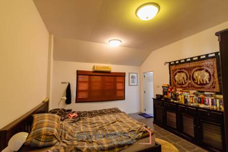 CHARMING ONE-STORY HOUSE IN A QUIET NEIGHBORHOOD