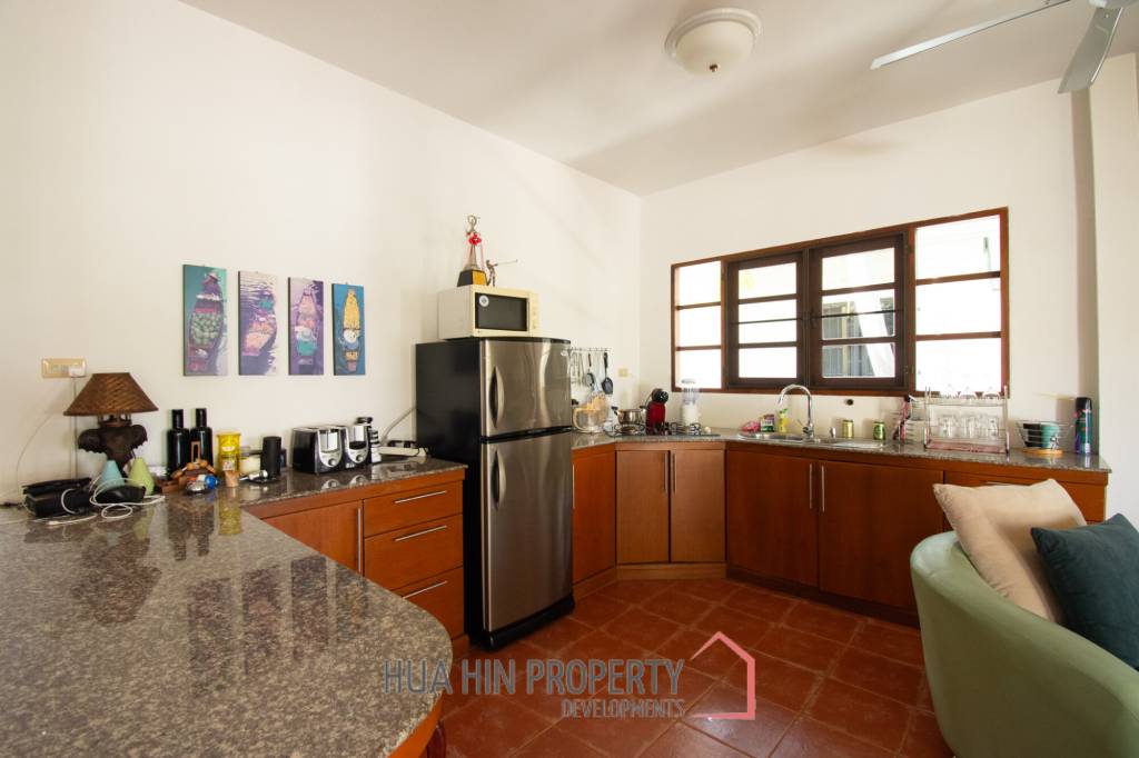 CHARMING ONE-STORY HOUSE IN A QUIET NEIGHBORHOOD