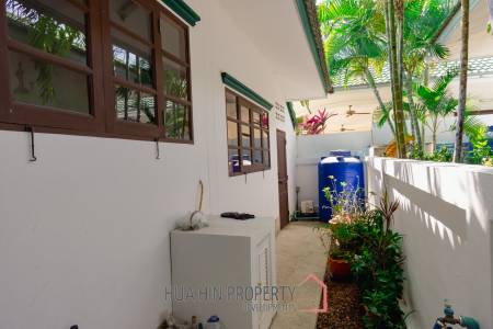 CHARMING ONE-STORY HOUSE IN A QUIET NEIGHBORHOOD