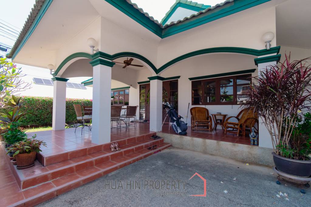 CHARMING ONE-STORY HOUSE IN A QUIET NEIGHBORHOOD