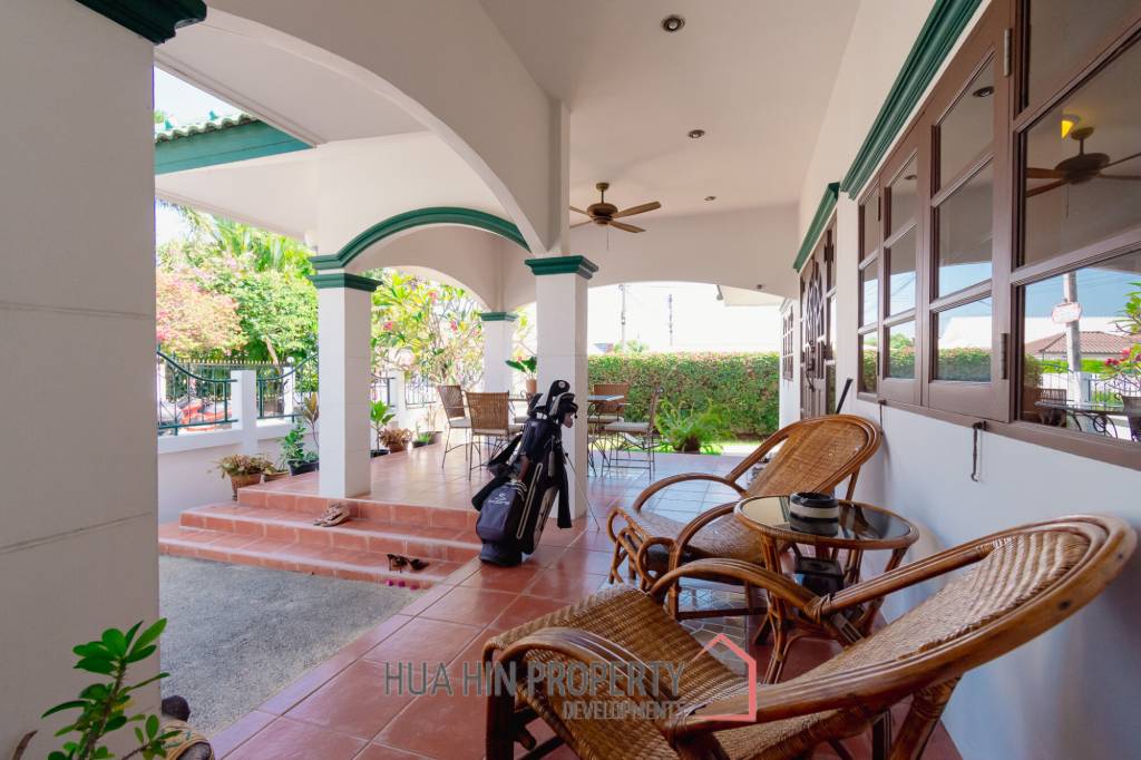 CHARMING ONE-STORY HOUSE IN A QUIET NEIGHBORHOOD