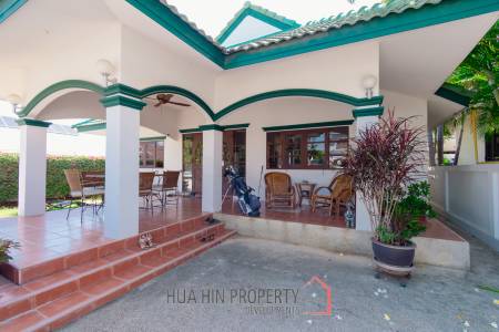 CHARMING ONE-STORY HOUSE IN A QUIET NEIGHBORHOOD