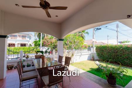 CHARMING ONE-STORY HOUSE IN A QUIET NEIGHBORHOOD