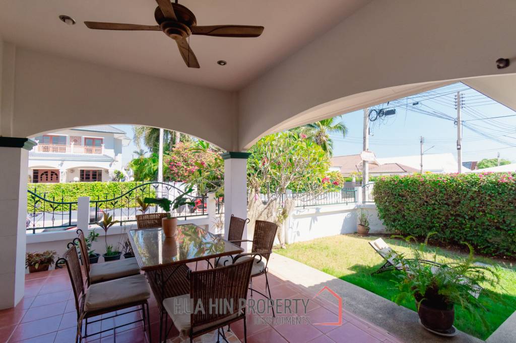 CHARMING ONE-STORY HOUSE IN A QUIET NEIGHBORHOOD
