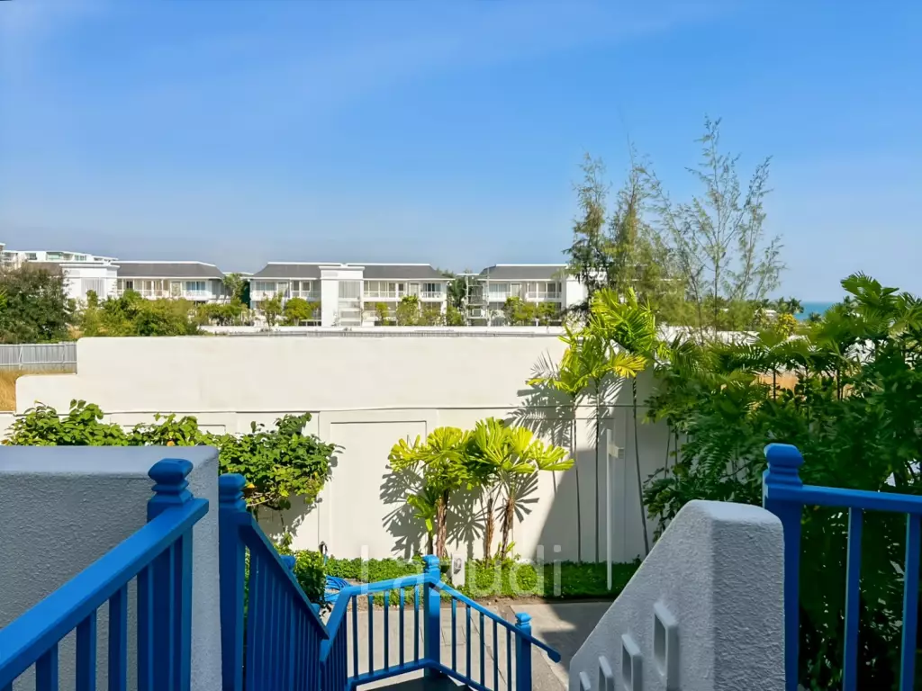 77.5 sqm 2-Bed Beachfront Condo at Chelona Khao Tao