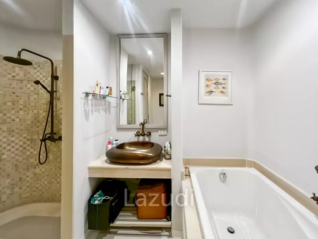 77.5 sqm 2-Bed Beachfront Condo at Chelona Khao Tao