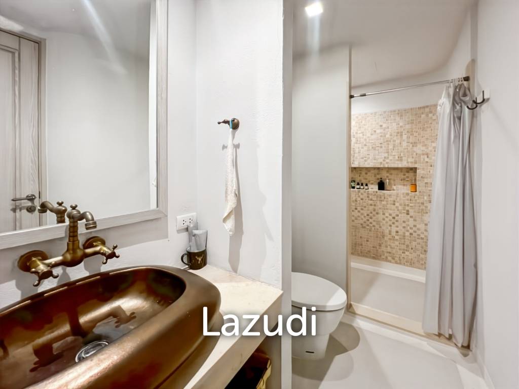 77.5 sqm 2-Bed Beachfront Condo at Chelona Khao Tao