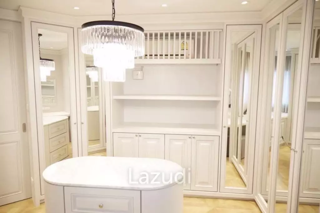 1 Bed 1 Bath 94.1 SQ.M Sathorn Gardens