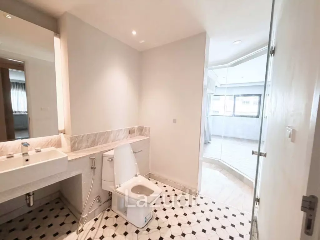 1 Bed 1 Bath 94.1 SQ.M Sathorn Gardens