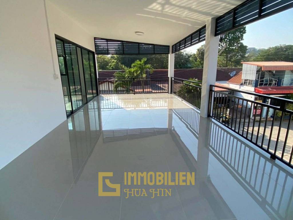 Zentrale Lage / 4 Schlafzimmer / Balkon