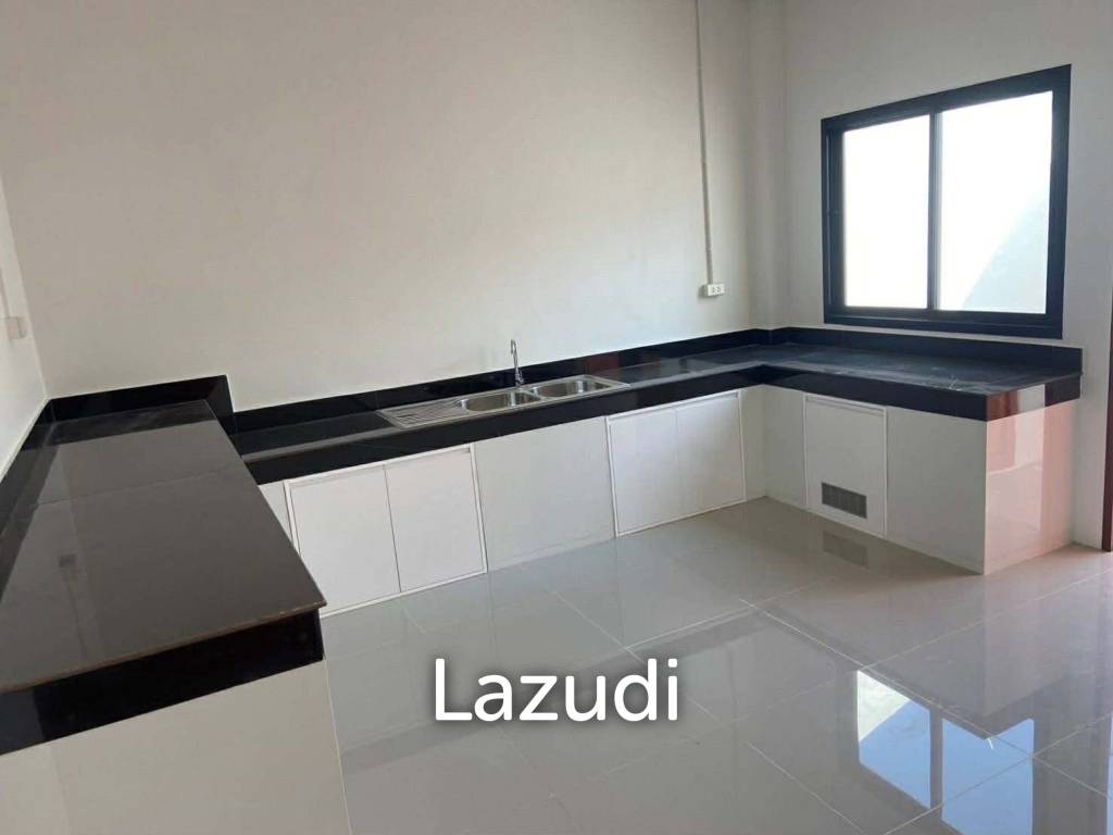 Spacious 4-Bedroom Home Near Dinosaur Market, Hua Hin