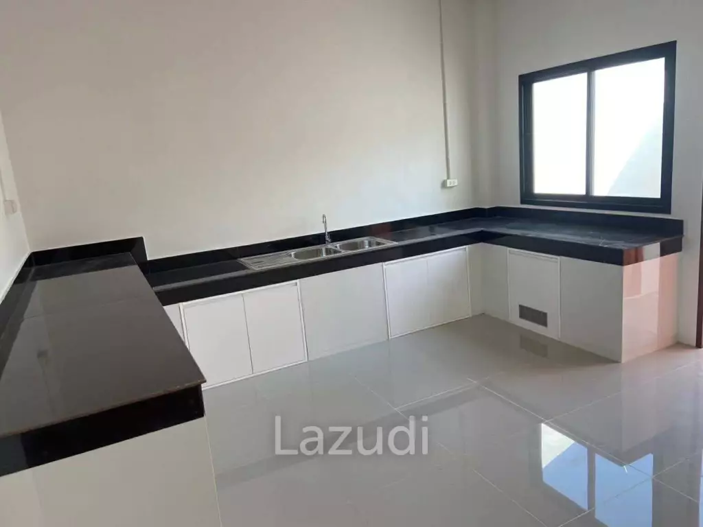 Spacious 4-Bedroom Home Near Dinosaur Market, Hua Hin