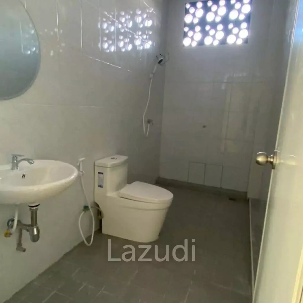 Spacious 4-Bedroom Home Near Dinosaur Market, Hua Hin