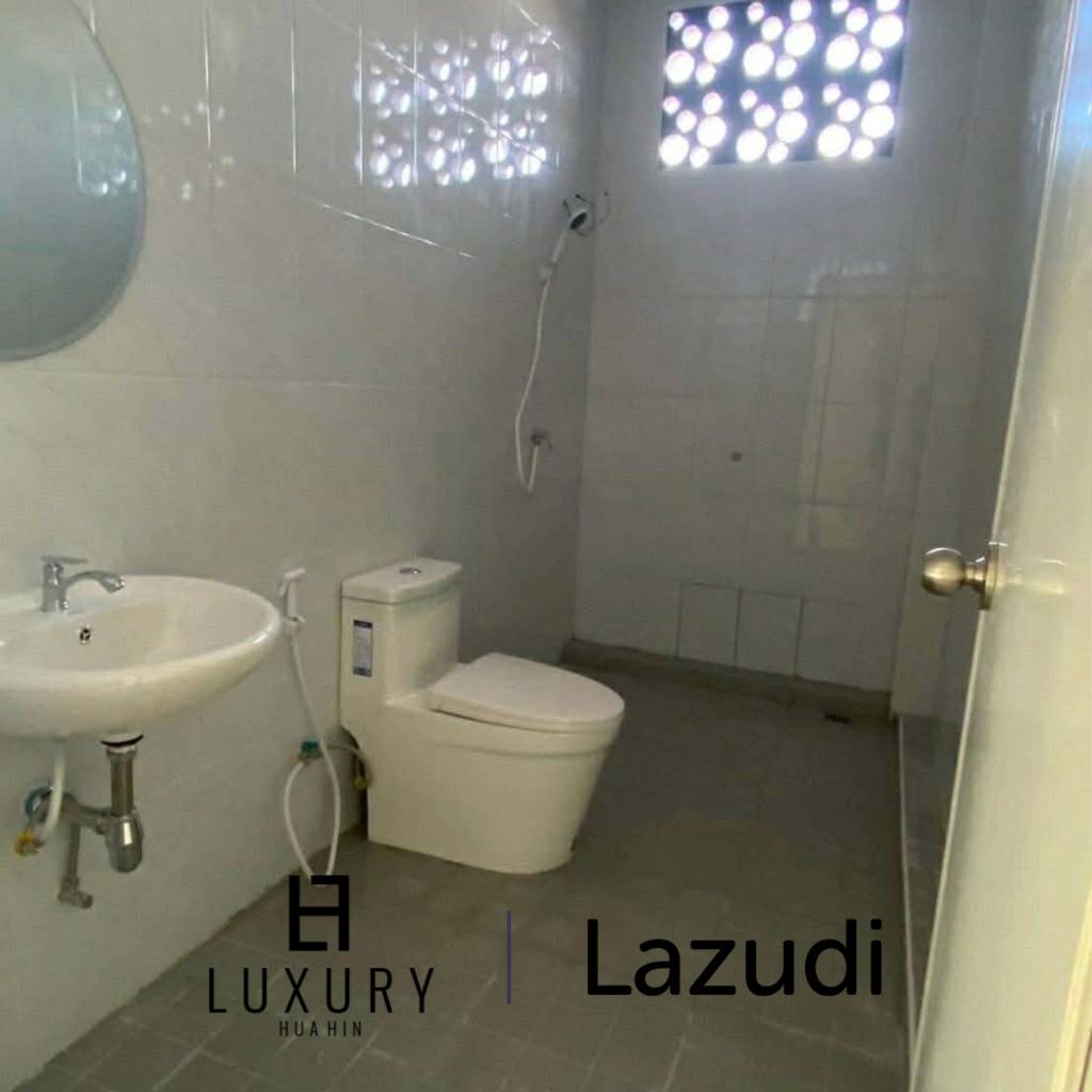 Spacious 4-Bedroom Home Near Dinosaur Market, Hua Hin