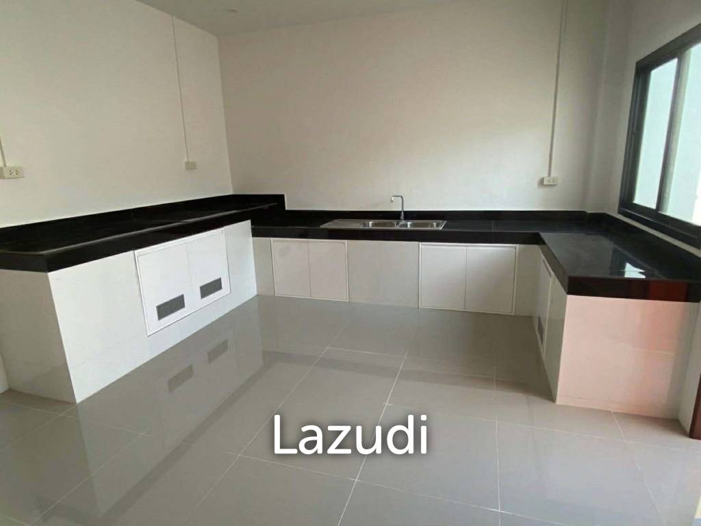 Spacious 4-Bedroom Home Near Dinosaur Market, Hua Hin