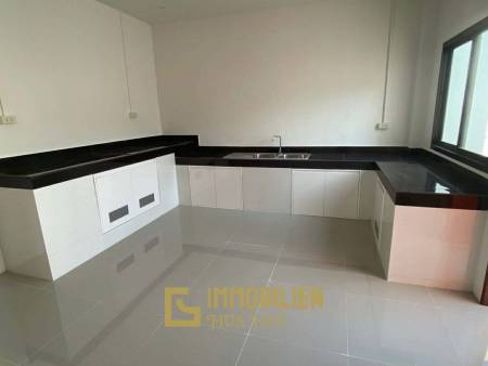 Zentrale Lage / 4 Schlafzimmer / Balkon