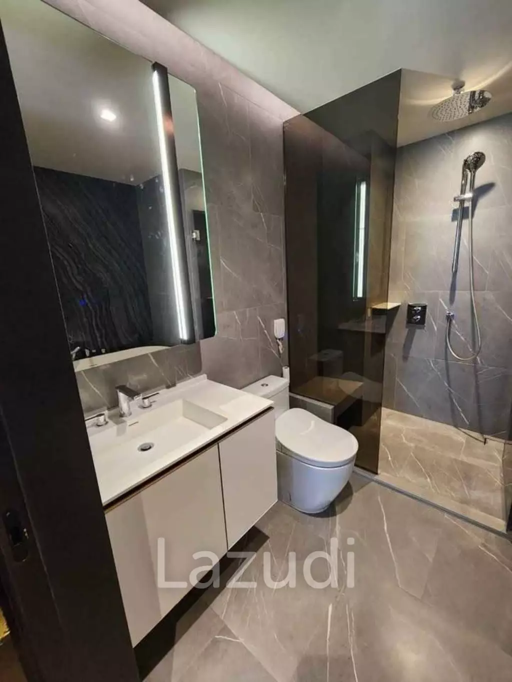 70.71 sqm modern 2 bed condo The Reserve Sukhumvit 61 Bangkok