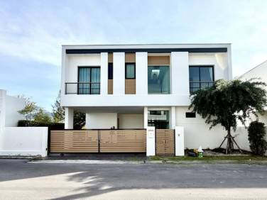 Modern 2-Storey House in Mueang Phuket for Long-Term Rent