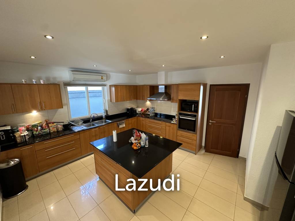 4 Beds 5 Baths 450 SQ.M. Siam Royal View Pattaya