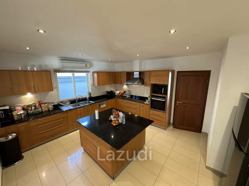 4 Beds 5 Baths 450 SQ.M. Siam Royal View Pattaya
