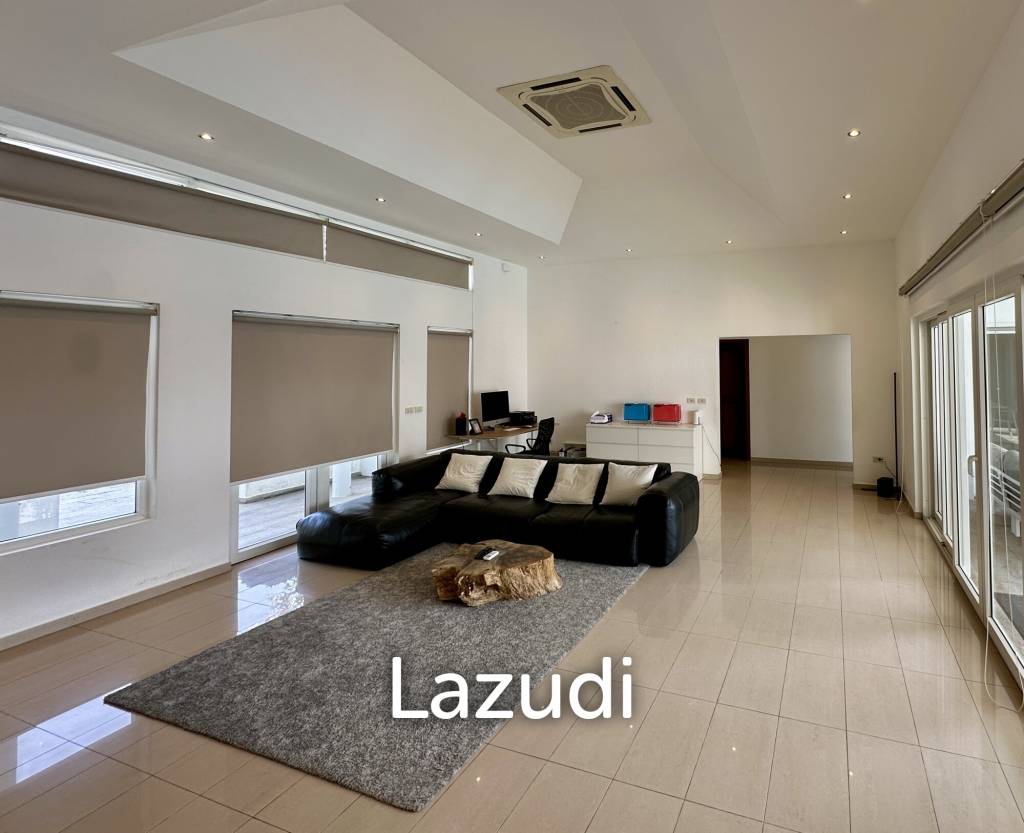 4 Beds 5 Baths 450 SQ.M. Siam Royal View Pattaya