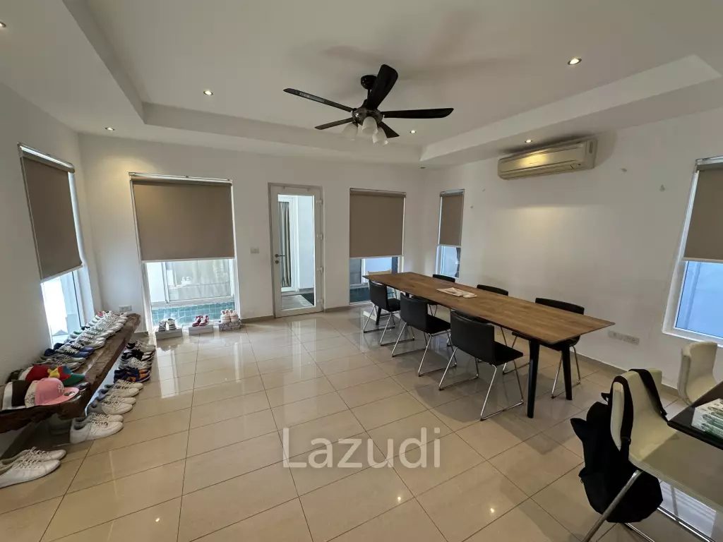 4 Beds 5 Baths 450 SQ.M. Siam Royal View Pattaya