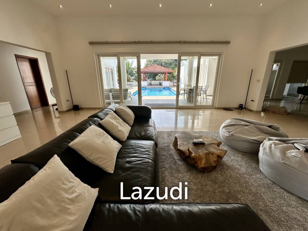 4 Beds 5 Baths 450 SQ.M. Siam Royal View Pattaya