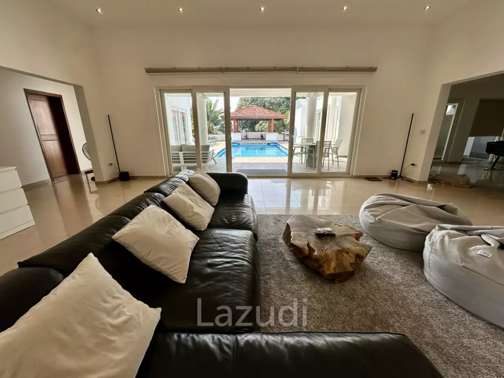 4 Beds 5 Baths 450 SQ.M. Siam Royal View Pattaya