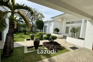 4 Beds 5 Baths 450 SQ.M. Siam Royal View Pattaya