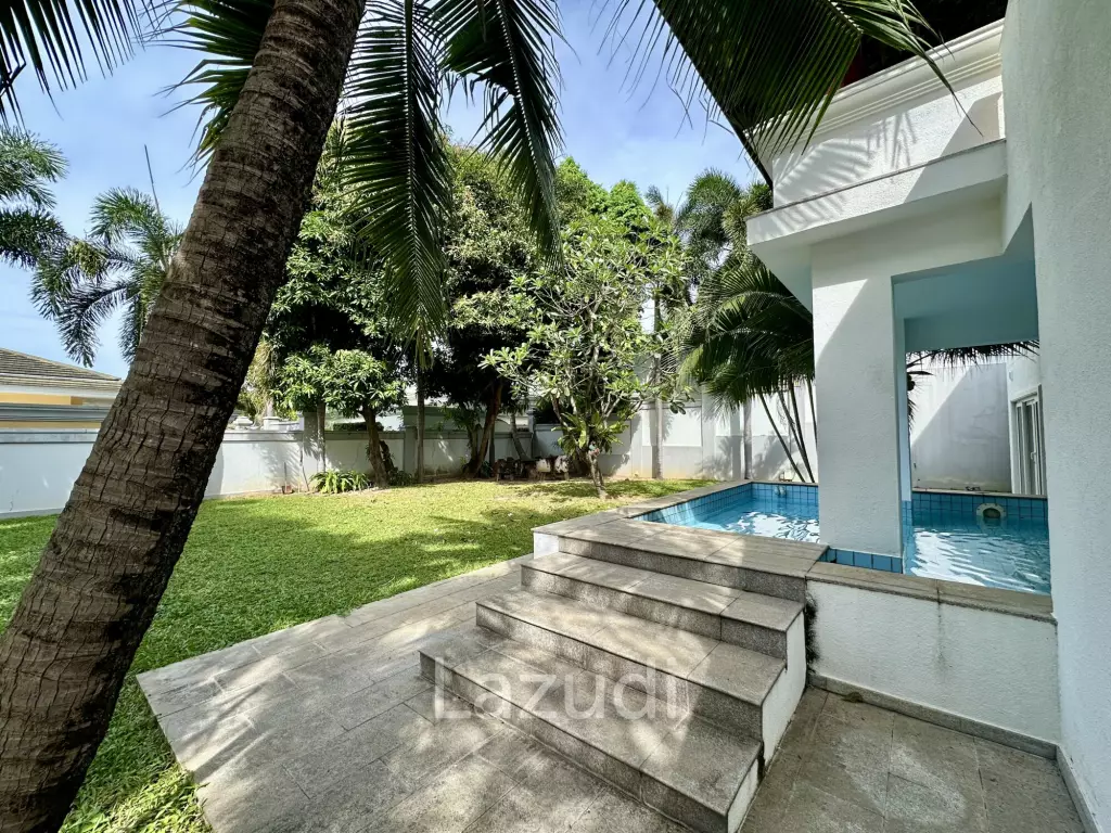 4 Beds 5 Baths 450 SQ.M. Siam Royal View Pattaya