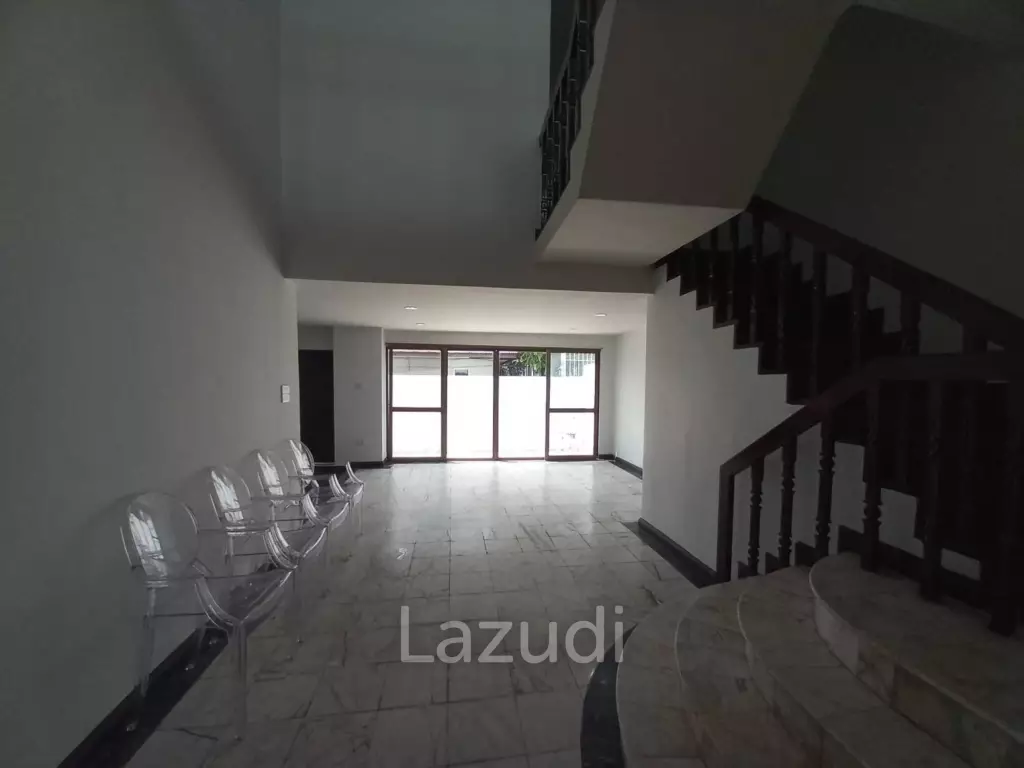 250 sqm townhouse in Khlong Tan Nuea Bangkok Leo Classic Place