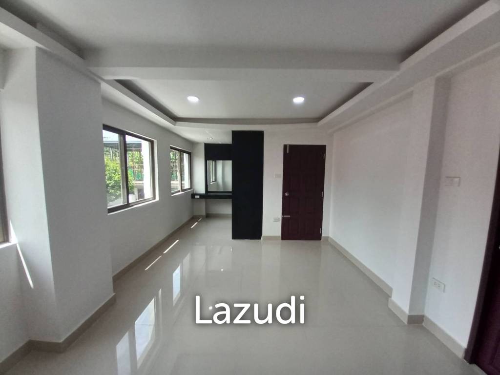 250 sqm townhouse in Khlong Tan Nuea Bangkok Leo Classic Place