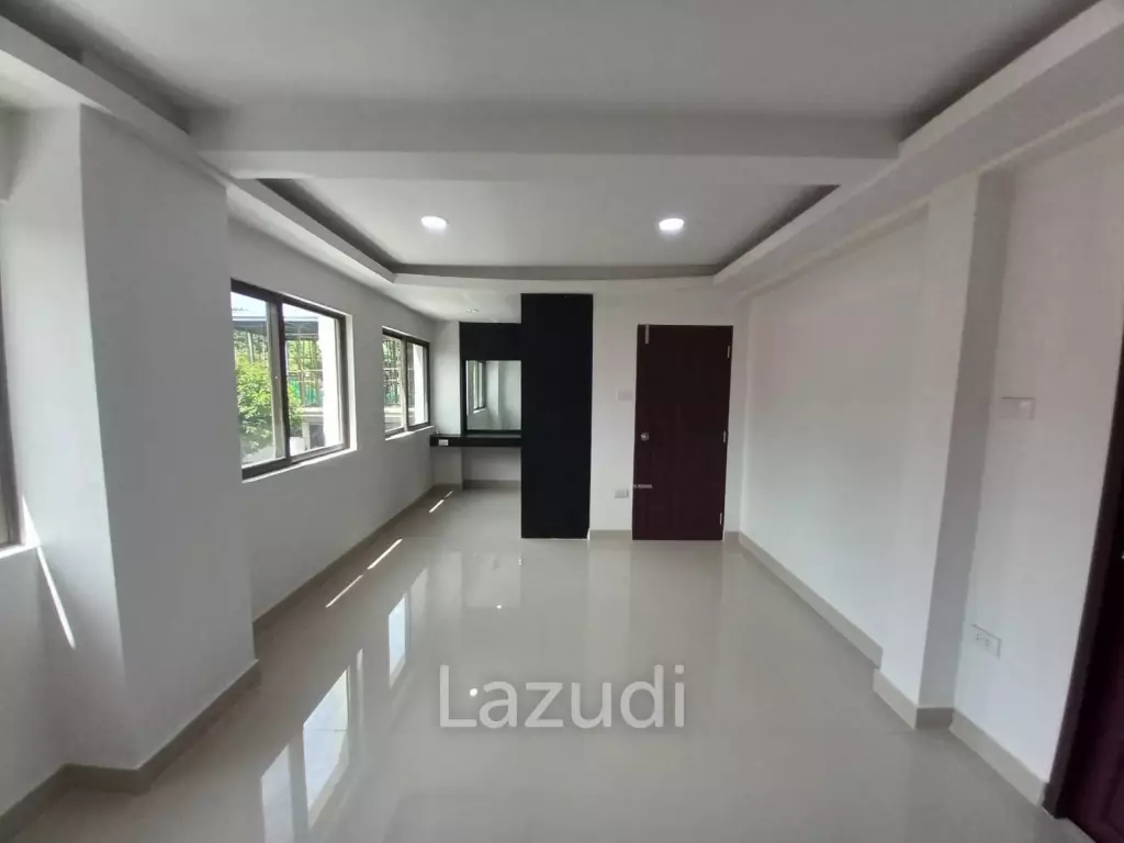 250 sqm townhouse in Khlong Tan Nuea Bangkok Leo Classic Place