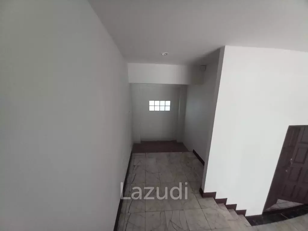 250 sqm townhouse in Khlong Tan Nuea Bangkok Leo Classic Place