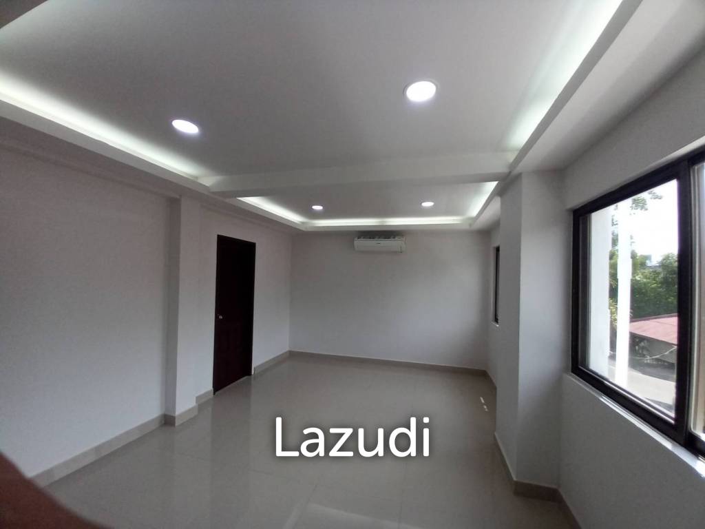 250 sqm townhouse in Khlong Tan Nuea Bangkok Leo Classic Place