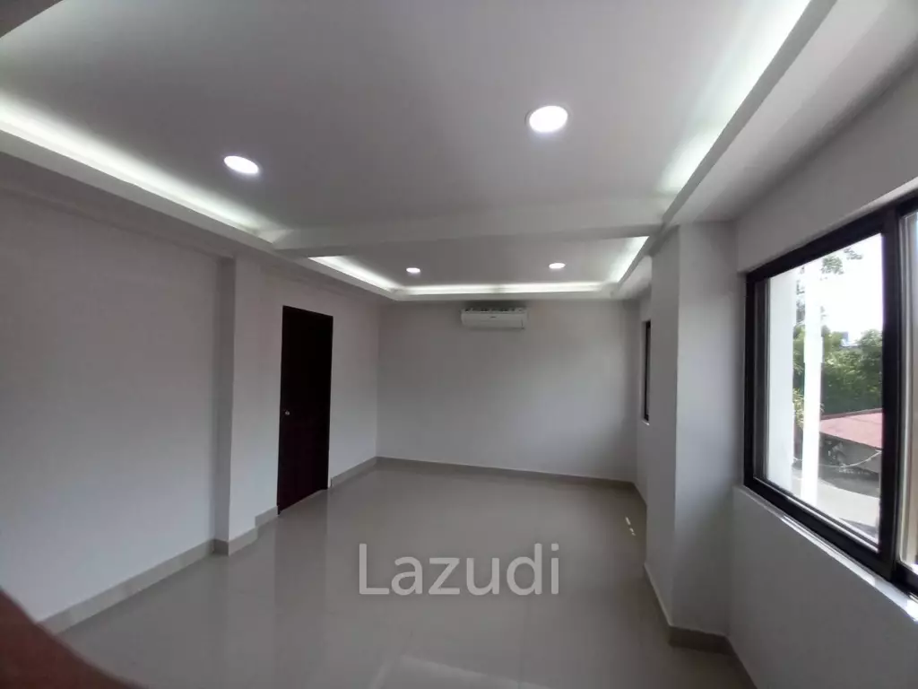 250 sqm townhouse in Khlong Tan Nuea Bangkok Leo Classic Place