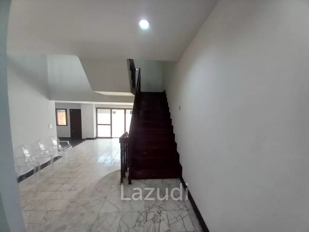 250 sqm townhouse in Khlong Tan Nuea Bangkok Leo Classic Place