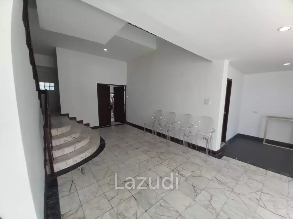 250 sqm townhouse in Khlong Tan Nuea Bangkok Leo Classic Place