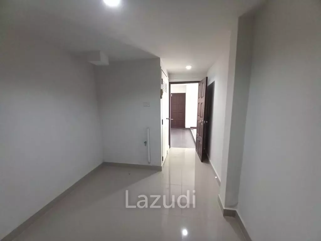 250 sqm townhouse in Khlong Tan Nuea Bangkok Leo Classic Place