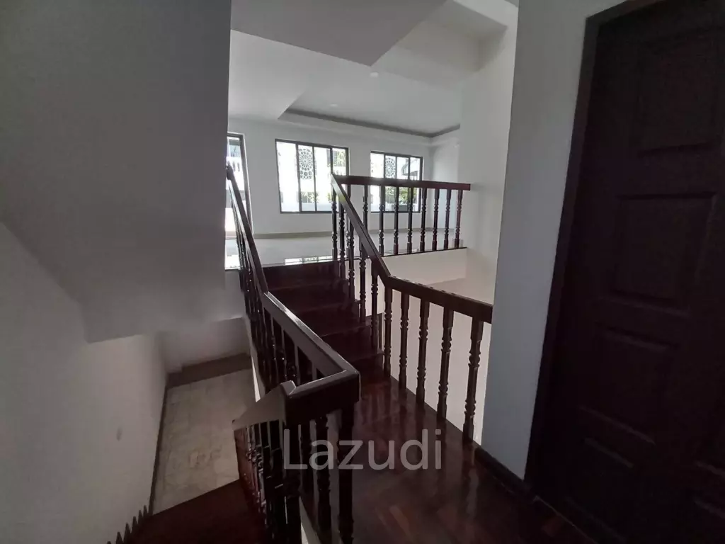 250 sqm townhouse in Khlong Tan Nuea Bangkok Leo Classic Place
