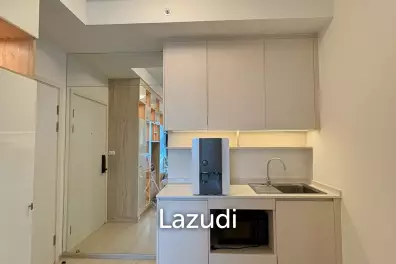 30 sqm high-floor condo Huai Khwang Bangkok Chapter One Eco