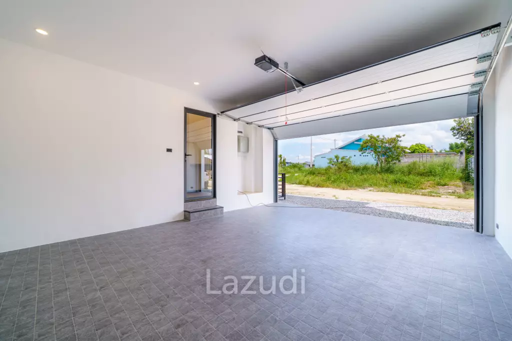 4 Beds 3 Baths 208 SQ.M. Modern Pool Villa Near Mabprachan