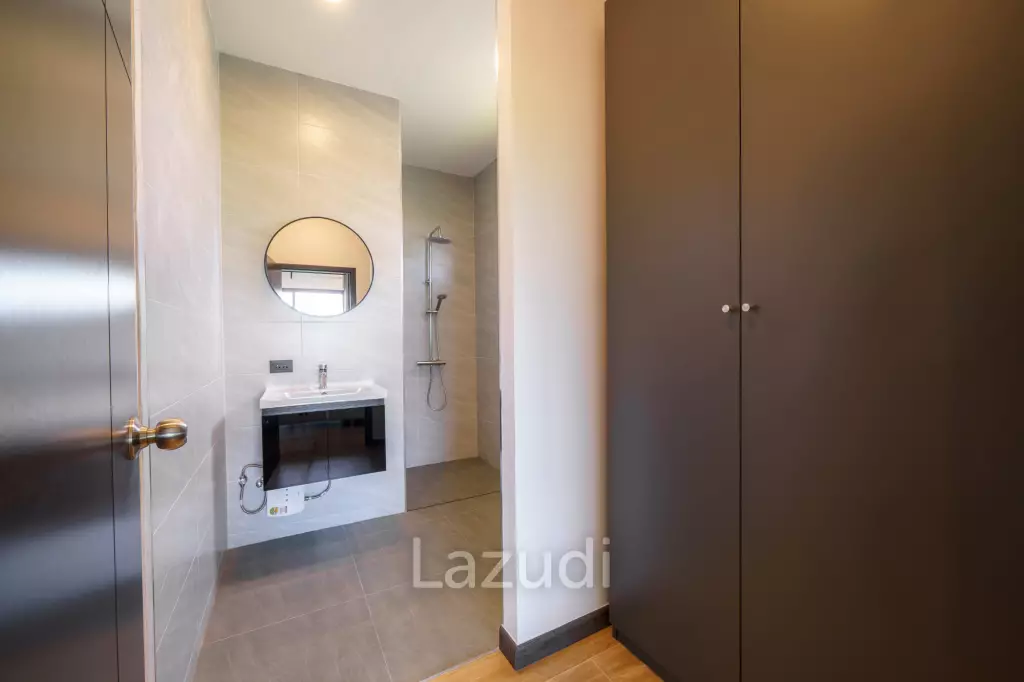 4 Beds 3 Baths 208 SQ.M. Modern Pool Villa Near Mabprachan