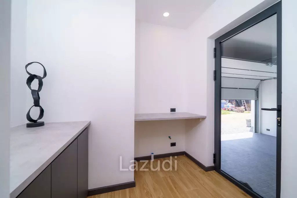 4 Beds 3 Baths 208 SQ.M. Modern Pool Villa Near Mabprachan